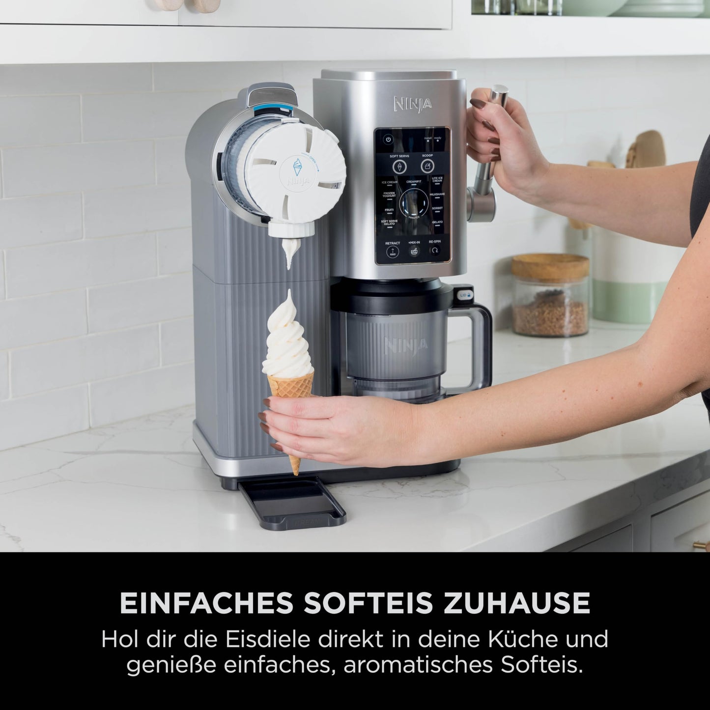 Ninja CREAMi Scoop & Swirl Eismaschine mit 2 Behältern, 13 Funktionen, für Eiscreme, Softeis, Gelato, Sorbet
